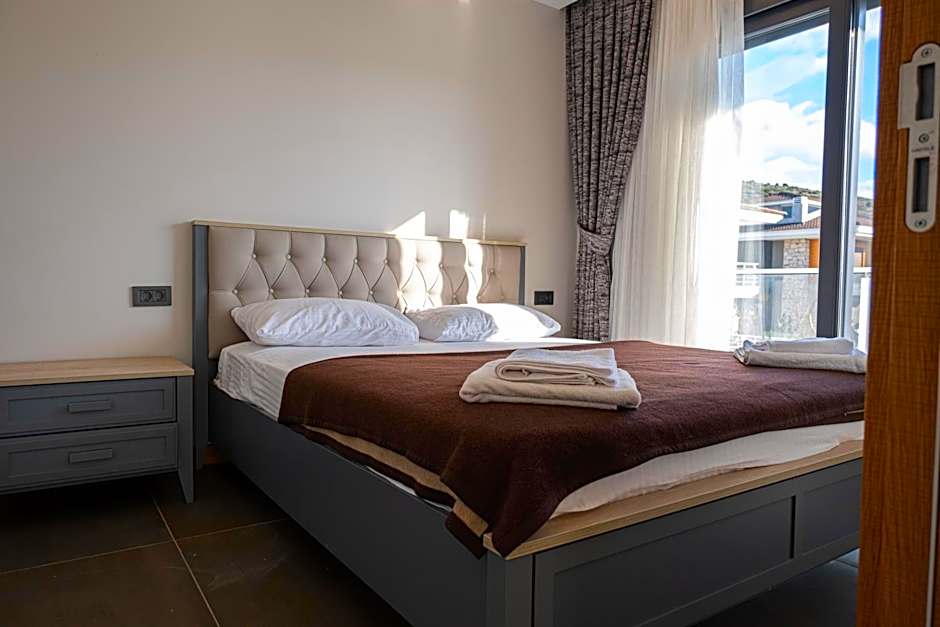 Çeşme lüks huzurlu yeni villa