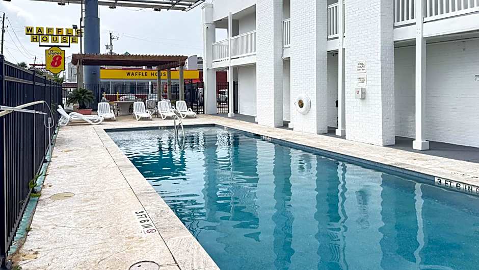 Motel 6 Galveston, TX Seawall