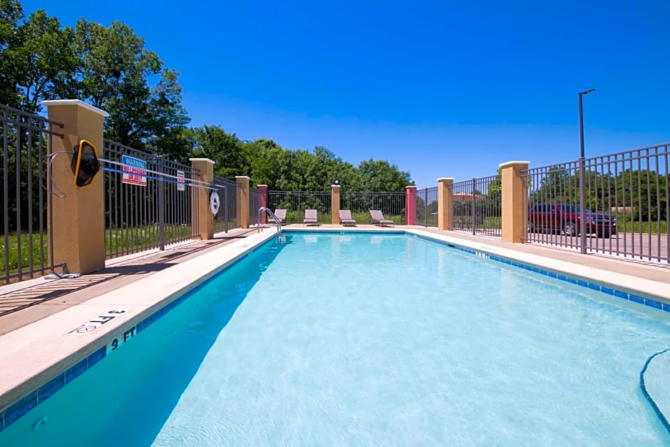 Comfort Suites Airport South