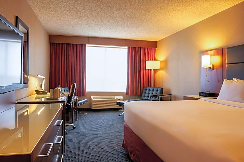 Radisson Hotel & Suites Fort Mcmurray