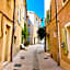 Les Arcades Le Lion D'or
