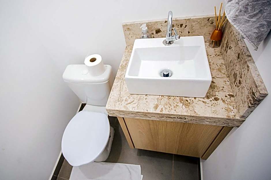 Completa casa apenas 700m da praia