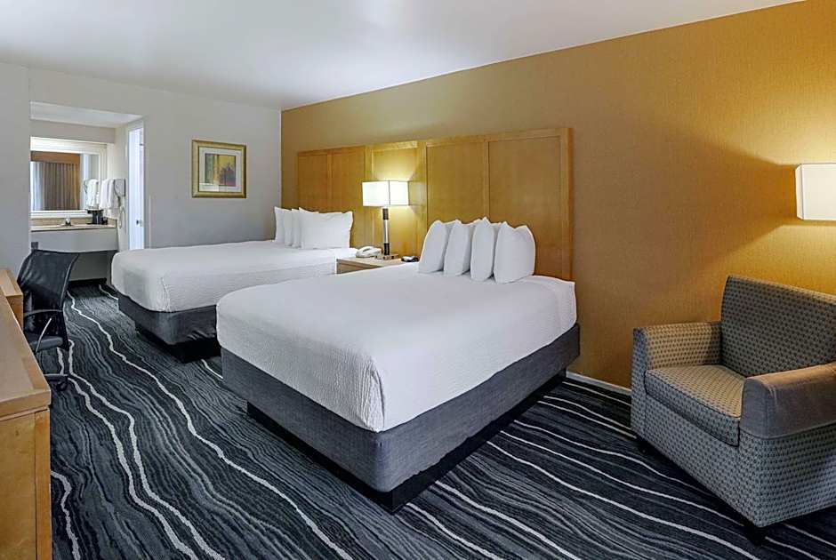 Ramada by Wyndham Costa Mesa/Newport Beach