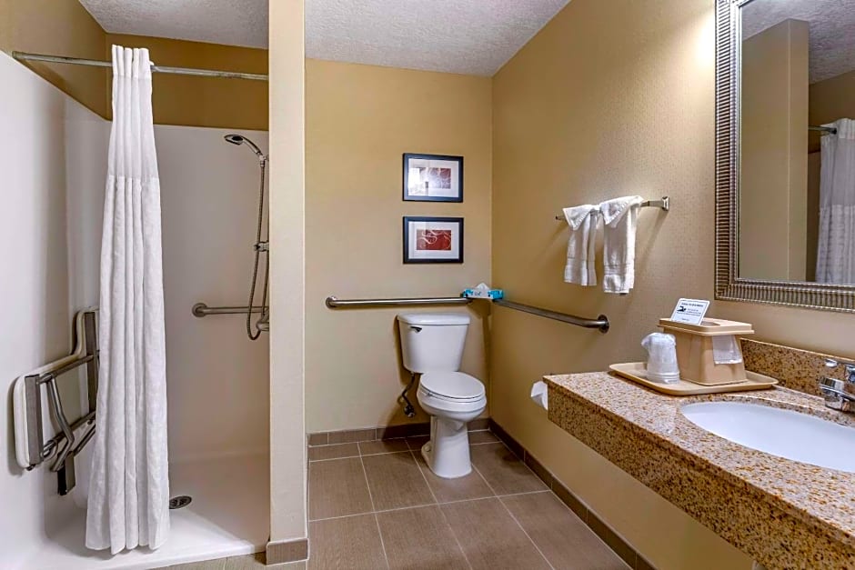 Comfort Suites Linn County Fairground and Expo
