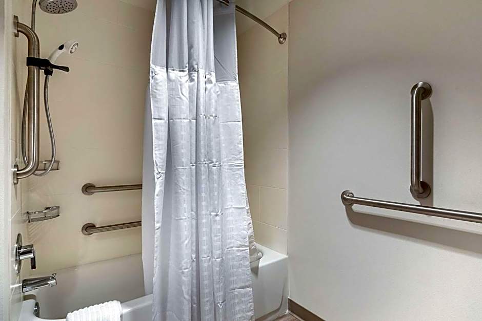 Comfort Suites Grandview - Kansas City