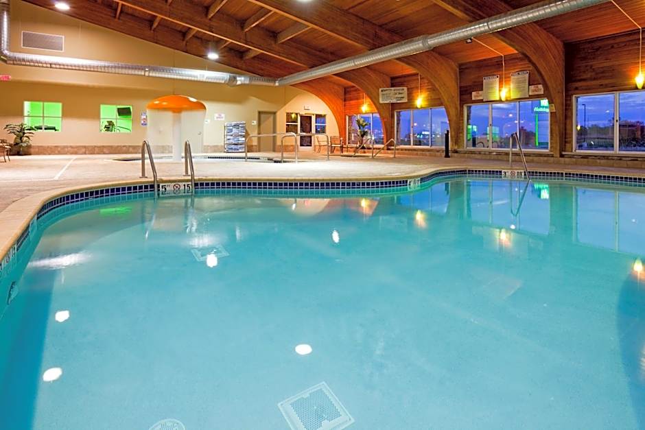 Holiday Inn Detroit Lakes By IHG