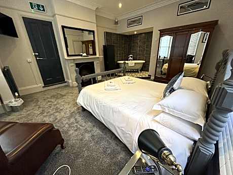 Deluxe Double Room with Bath