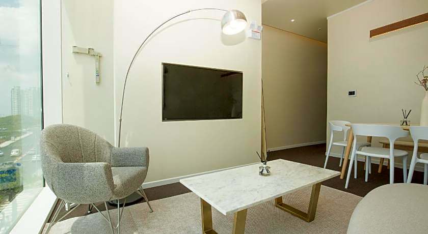 UH SUITE THE HAEUNDAE