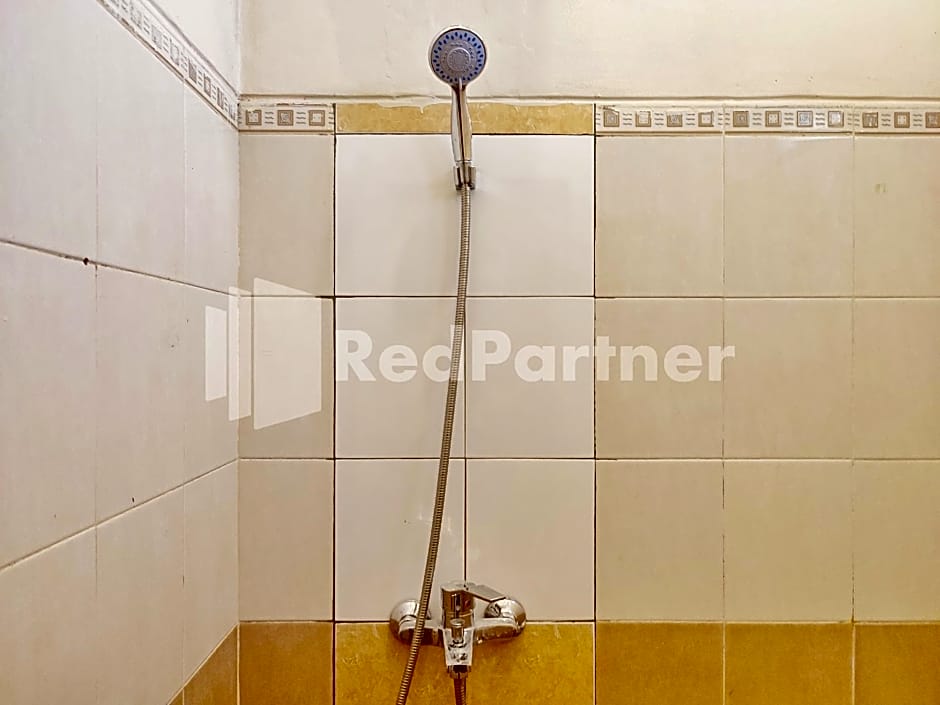 Mutiara Residence Near Simpang Lima Mitra RedDoorz