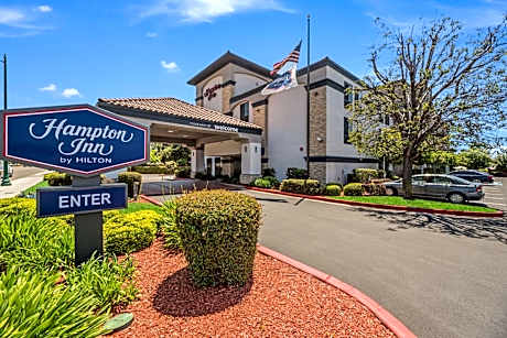 Hampton Inn By Hilton Oakland-Hayward