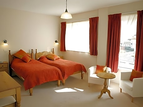 Family room-Standard-Ensuite-2 A and 2 C under 14