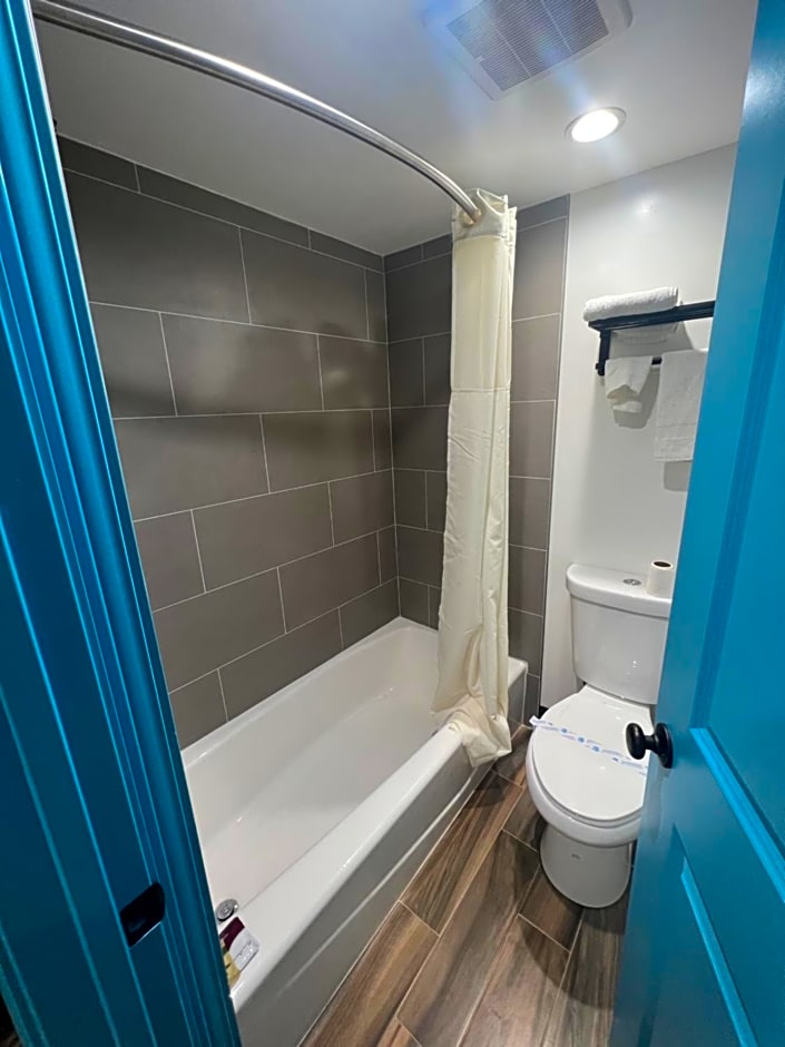 Palm Inn - Newly Renovated Rooms