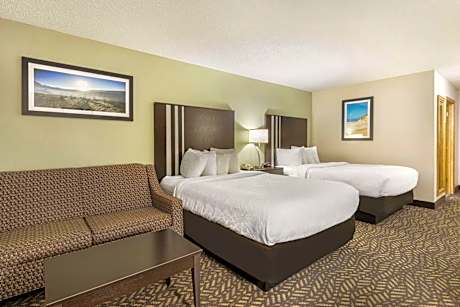 Queen Room with Two Queen Beds, Sofa Bed and Roll-In Shower - Mobility Accessible