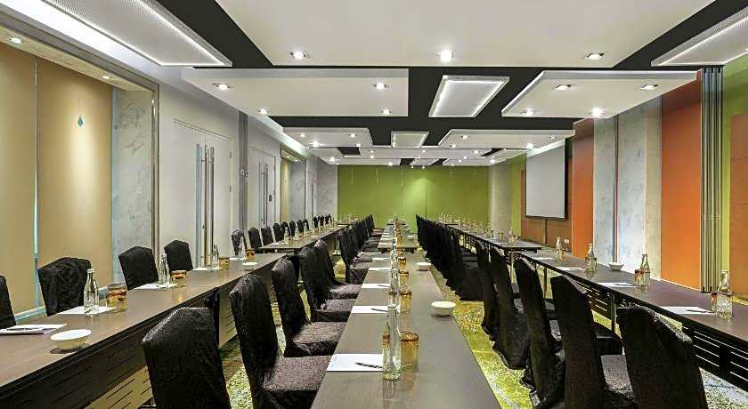 Pullman Jakarta Central Park Hotel