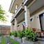 De Dukuh Guest House