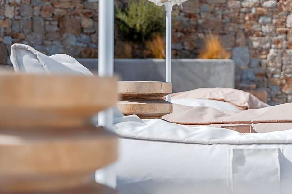 Oliving Mykonos Luxury Suites