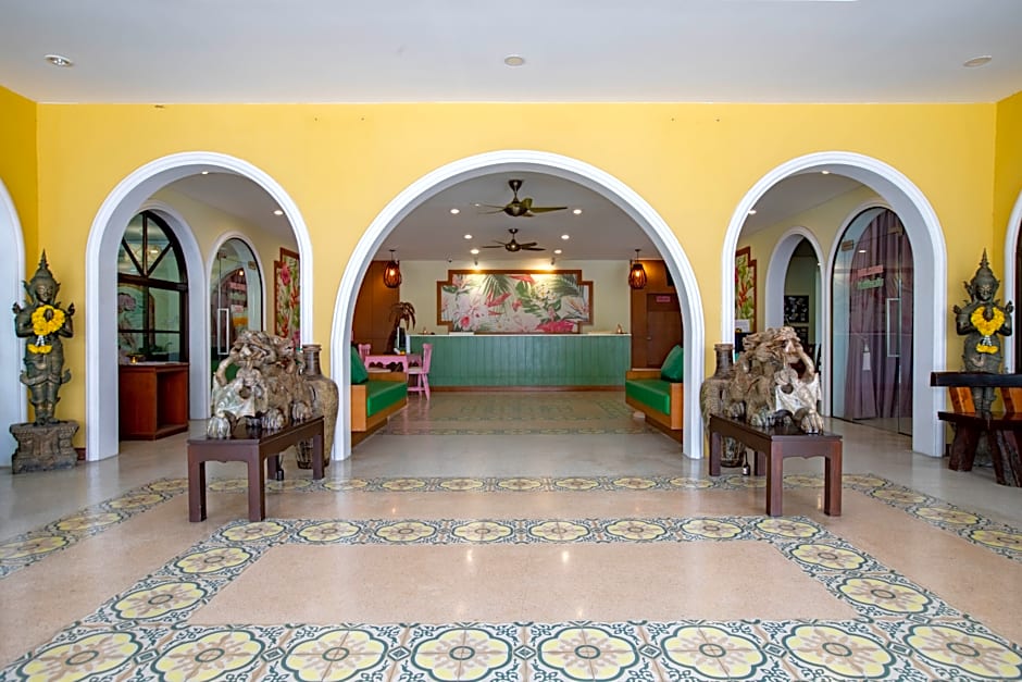 ROYAL PINEAPPLE HOTEL l a welcome to wealth and good fortune