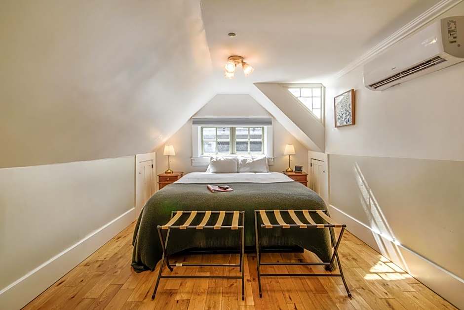 Cedar Gables Inn