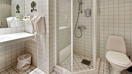 2 Single Beds, Non-Smoking, High Speed Internet Access, 32-Inch Flat Screen Television, Desk, Refrig