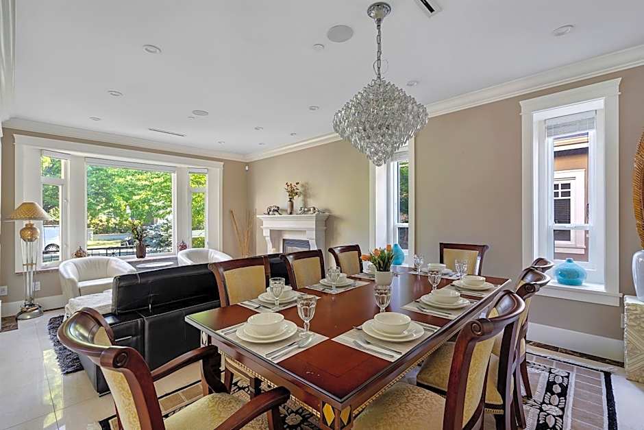 Luxurious Multi-Family Home in Vancouver West, 10 Mins Downtown