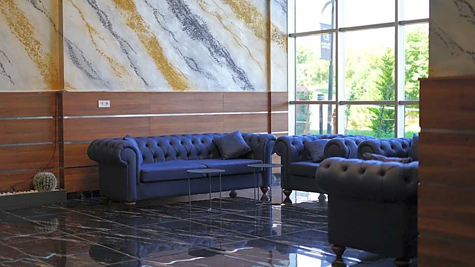Shelby Hotel