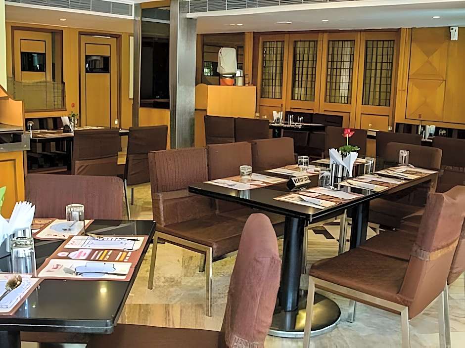 Daspalla Executive Court