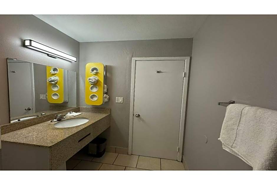 Motel 6-Janesville, WI