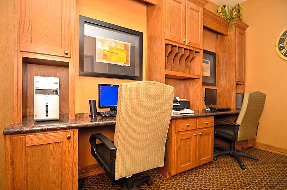 Best Western Plus Christopher Inn & Suites