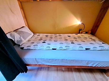 Bed in 4-Bed Mixed Dormitory Room