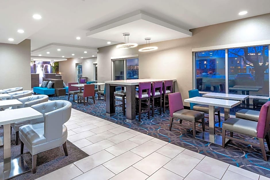 La Quinta Inn & Suites by Wyndham Hopkinsville
