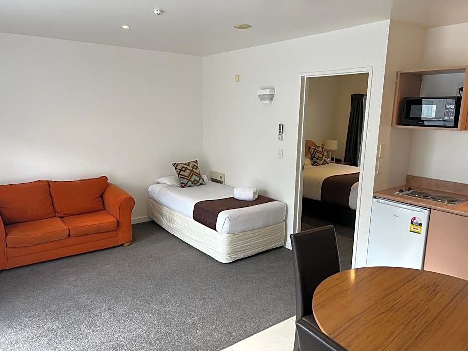 ASURE Bush Inn Court Motel