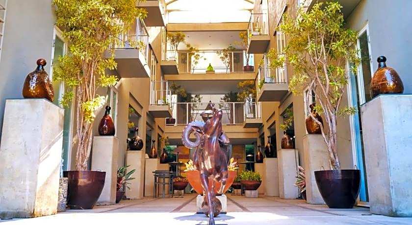 KoenoKoeni Boutique Hotel