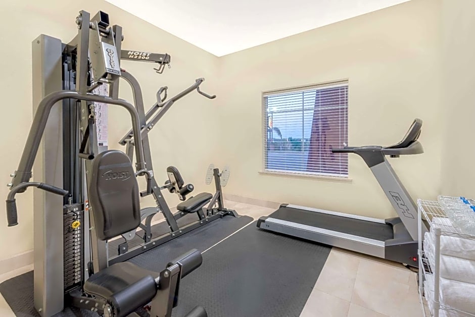 Super 8 by Wyndham Hidalgo/McAllen Area