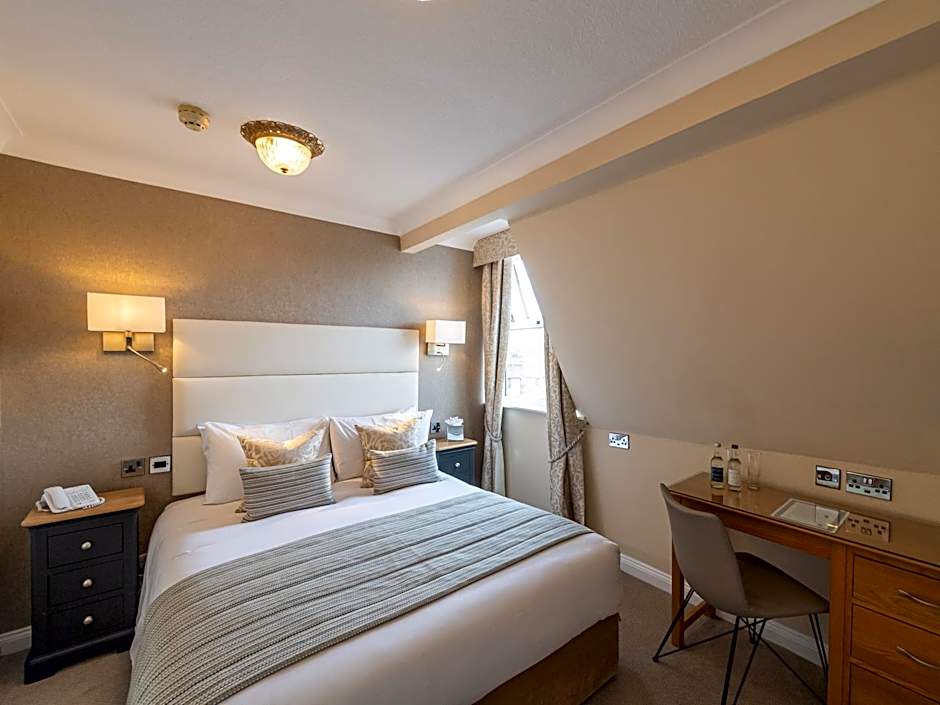 The Royal & Fortescue Hotel