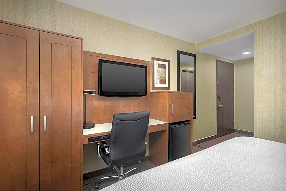 Holiday Inn Express Manhattan Midtown West By IHG