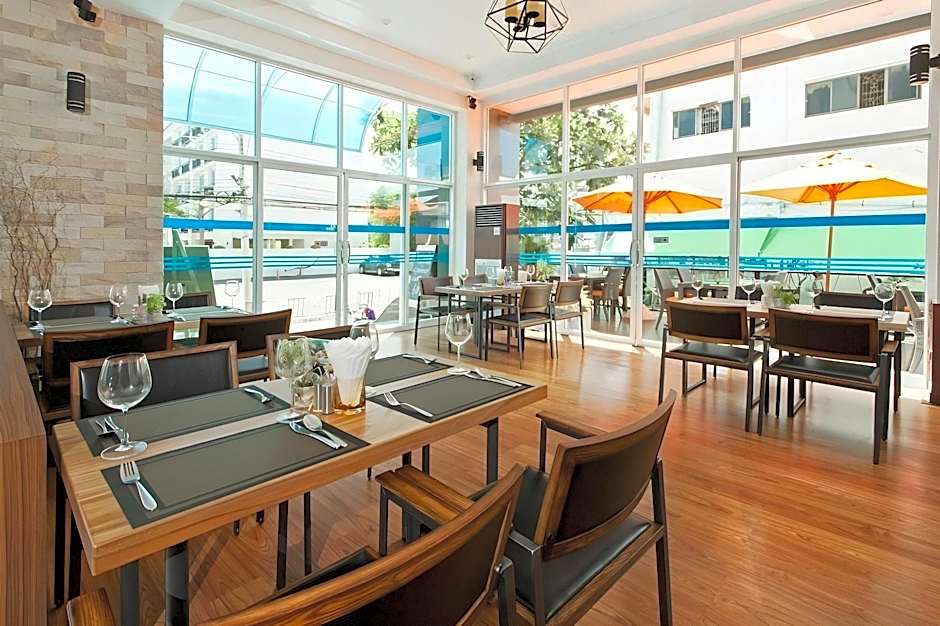 Adelphi Pattaya Hotel
