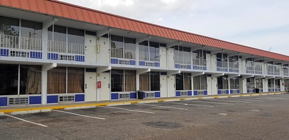 Family Inns of America – Mobile, AL