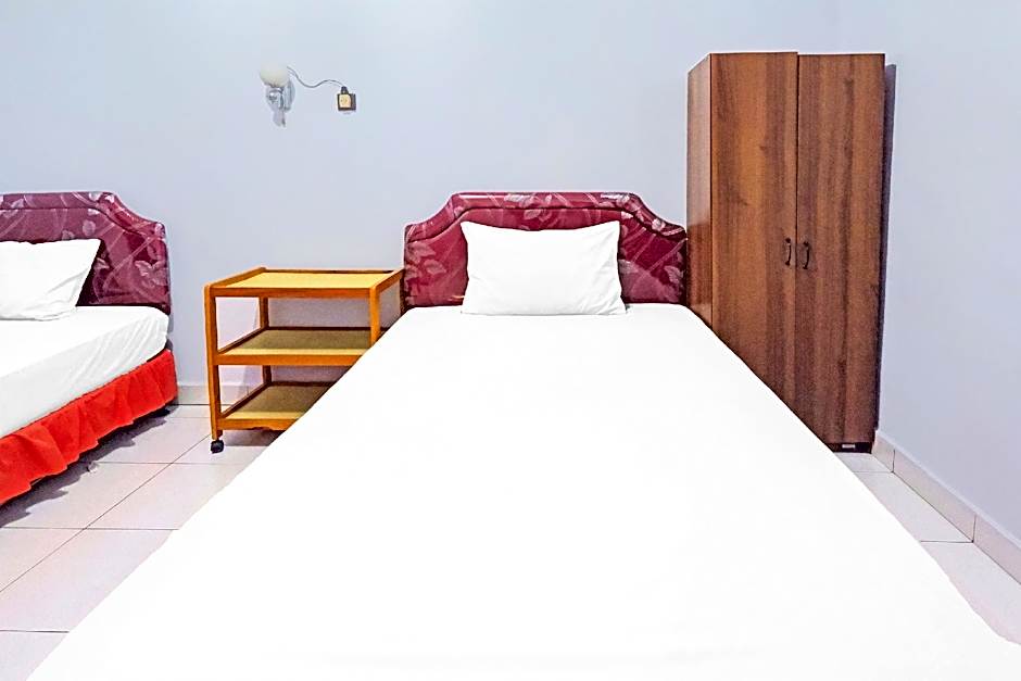 Hotel O Wisma Arwini Syariah Near Benteng Balangnipa