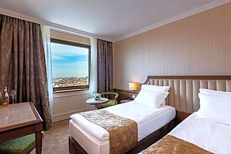 Classic Twin Room - High Floor