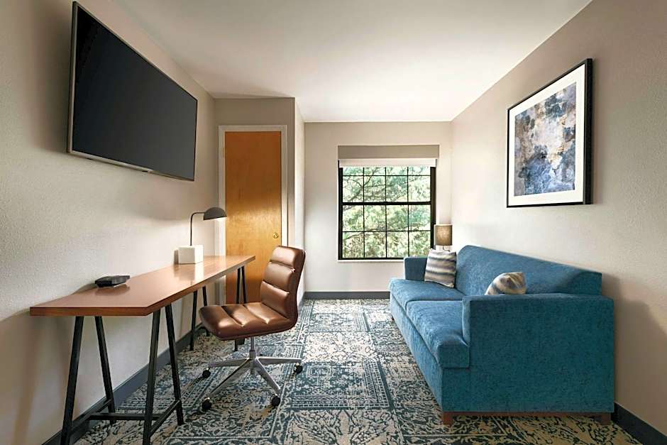 Four Points by Sheraton Raleigh Arena