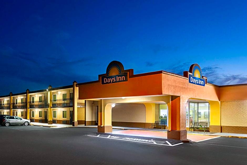 Days Inn by Wyndham Shelby
