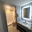 Mountain Vista Inn & Suites - Walking Distance to the Island