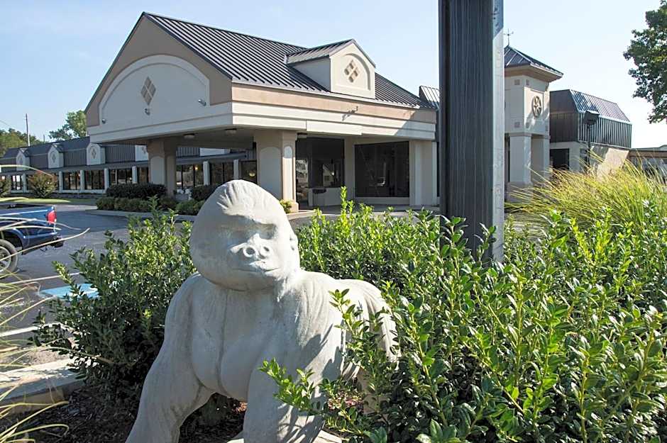 Days Inn by Wyndham Pittsburg KS