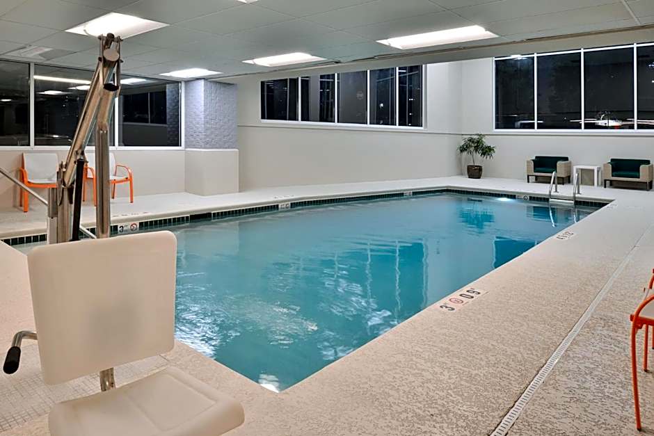 Holiday Inn Hotel & Suites Overland Park-Convention Center By IHG