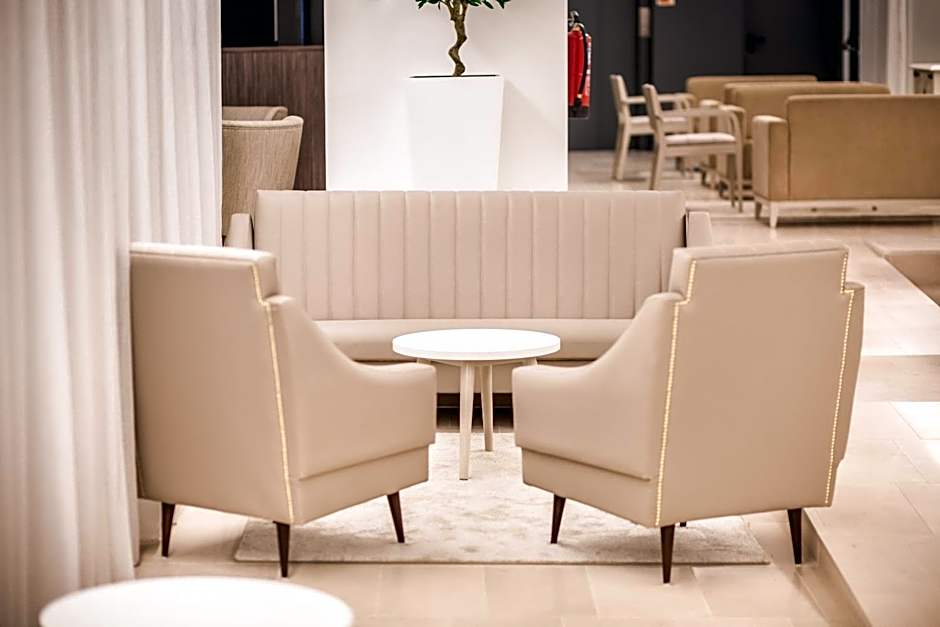 Essence Inn Marianos Hotel