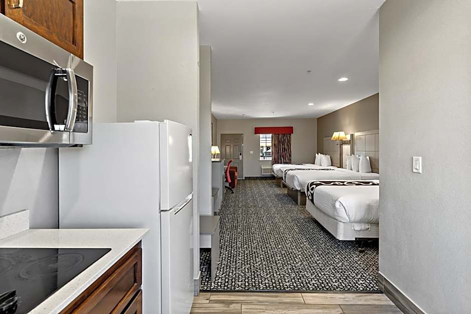 Paris Inn & Suites