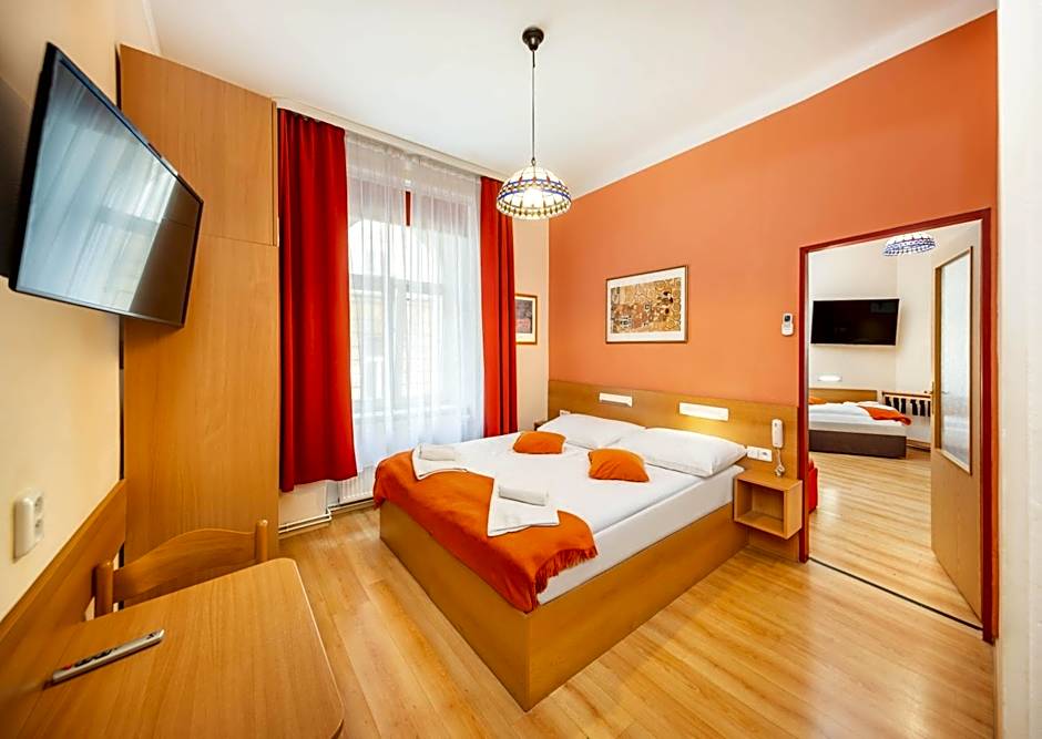 Hotel Golden City Garni