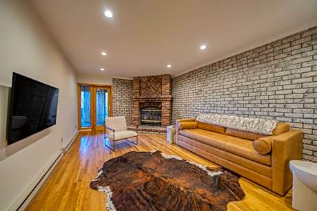 One-Bedroom Apartment with Balcony and Mountain View
