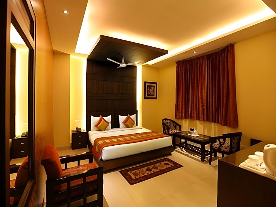 Photo 1 of 6 of Suite
