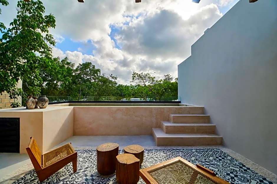 ATTHA HOLISTIKA - NIRVANA New Jungle Penthouse
